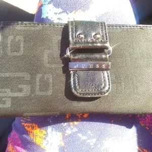 guess wallet